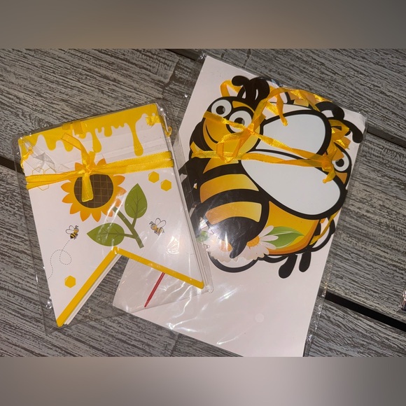 Party Decorating Bundle of Back Drops and Party Decor - Picture 5 of 12